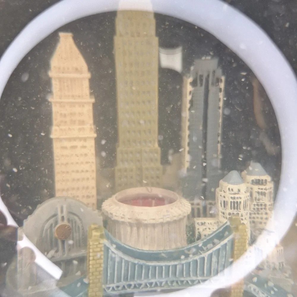 Saks Fifth Avenue Cincinnati Snow Globe Skyline Ohio Musical Works Three Jays Im
